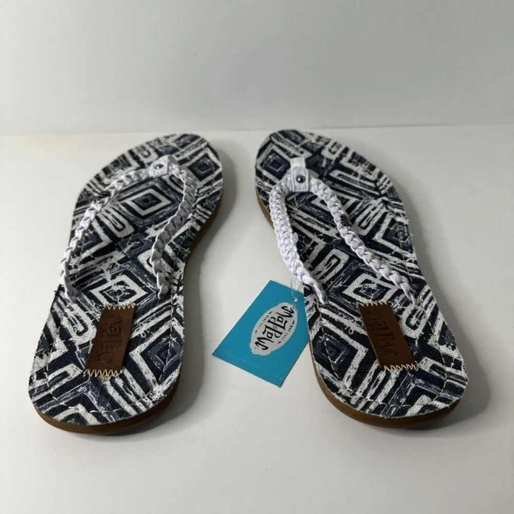 MAJ LOVE Women's Thong Sandals Size 9 Blue/ White Slip On Flats Thong Toes NWT‎